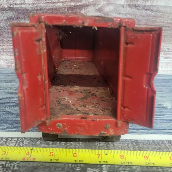 Nylint Pressed Steel Semi Trailer Has surface rust but solid parts/repair - Picture 9 of 11